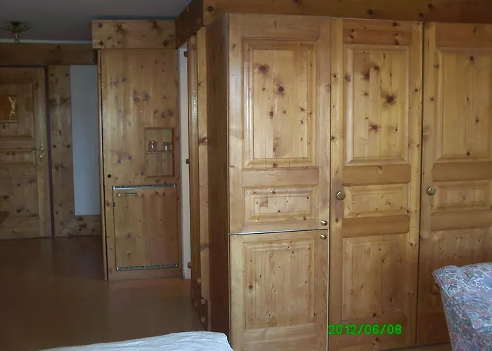 - Bristol Apartmanhotel